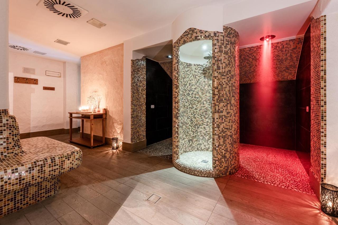 Cerana Relax Hotel Мадонна-ди-Кампильо Экстерьер фото